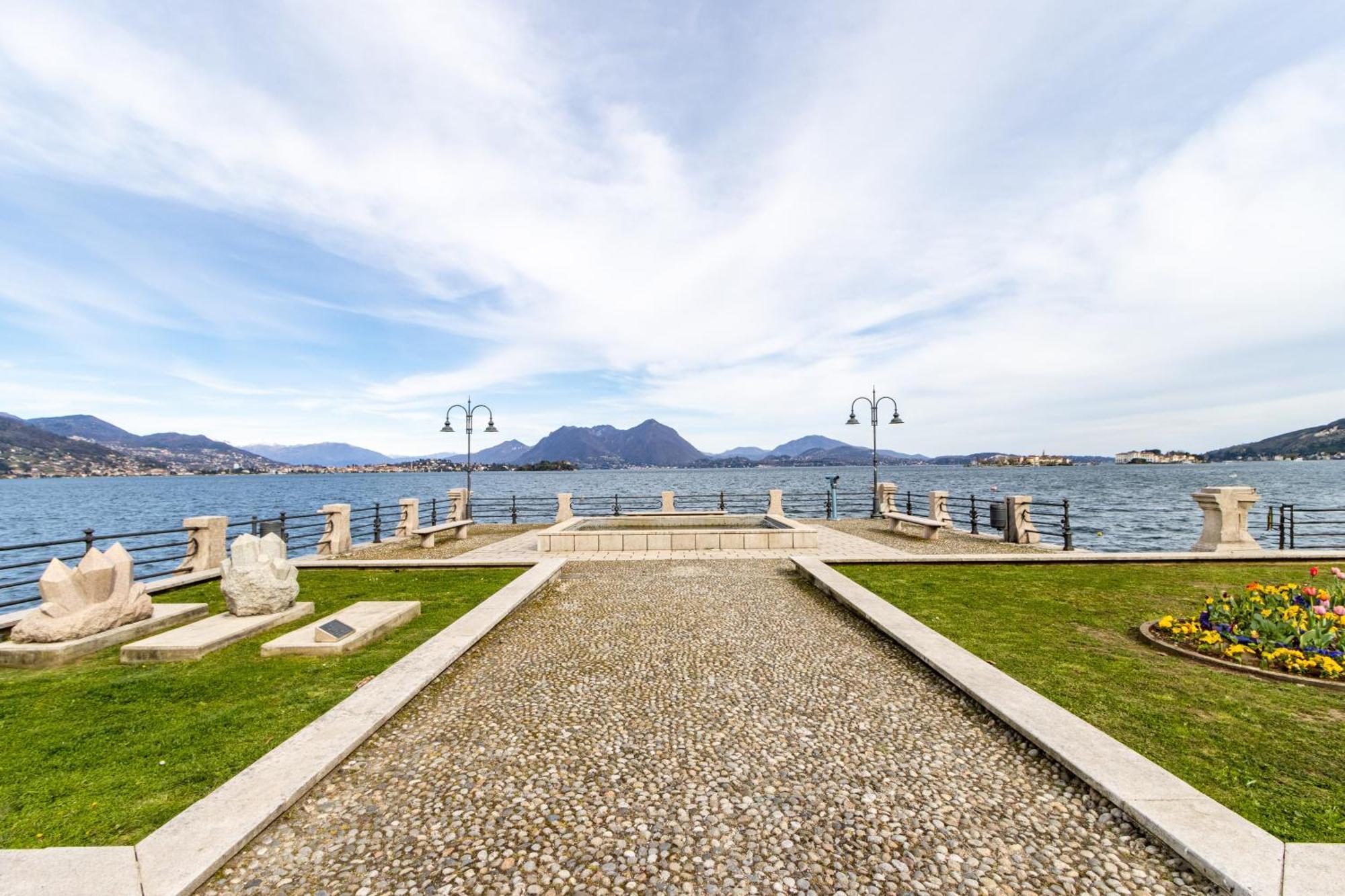 Golden Lake - Luxury Apartment ☆☆☆☆☆ - 100M From The Lake Baveno Exteriér fotografie